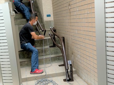 いす式昇降機 電気配線 設置 アルーラ 介護用品 神戸市 トラブラン